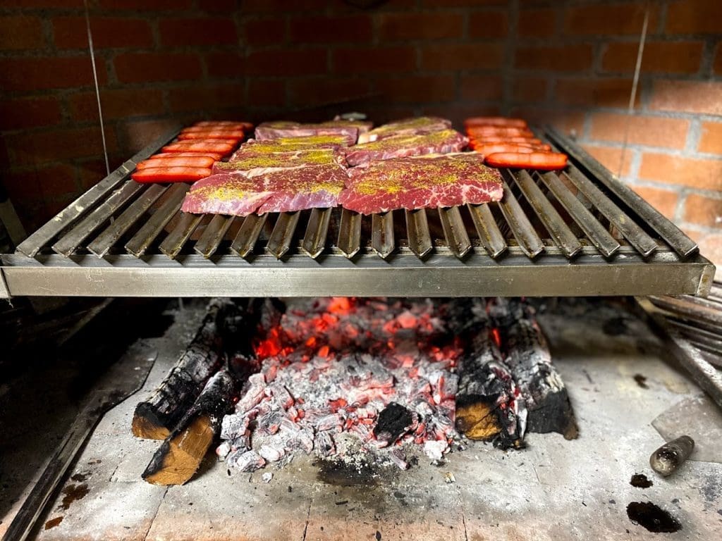 Carbon a punto y listo para poner la carne